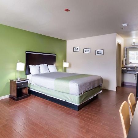 Motel 6 Floresville Eksteriør billede