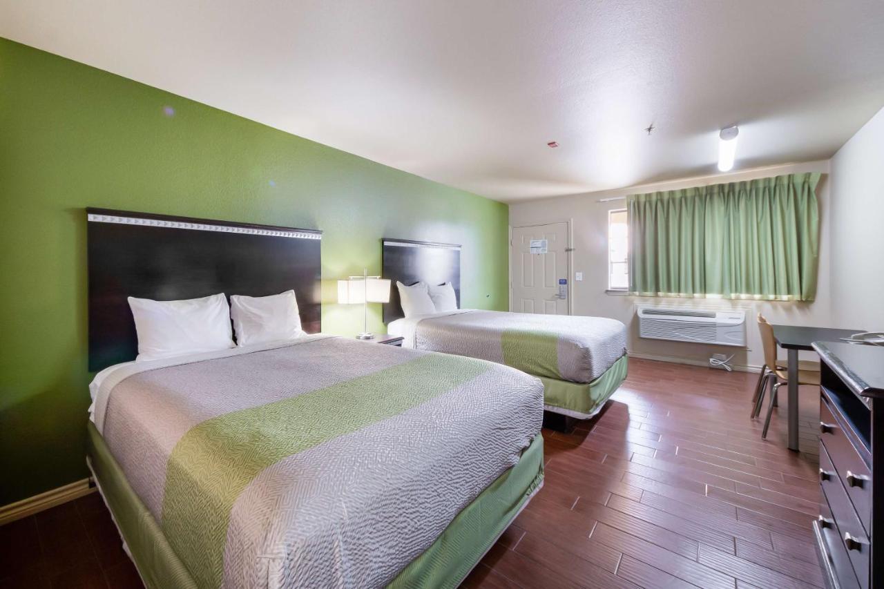 Motel 6 Floresville Eksteriør billede