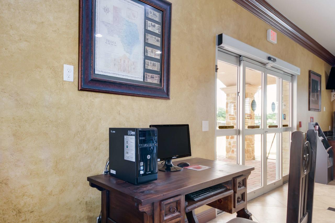 Motel 6 Floresville Eksteriør billede