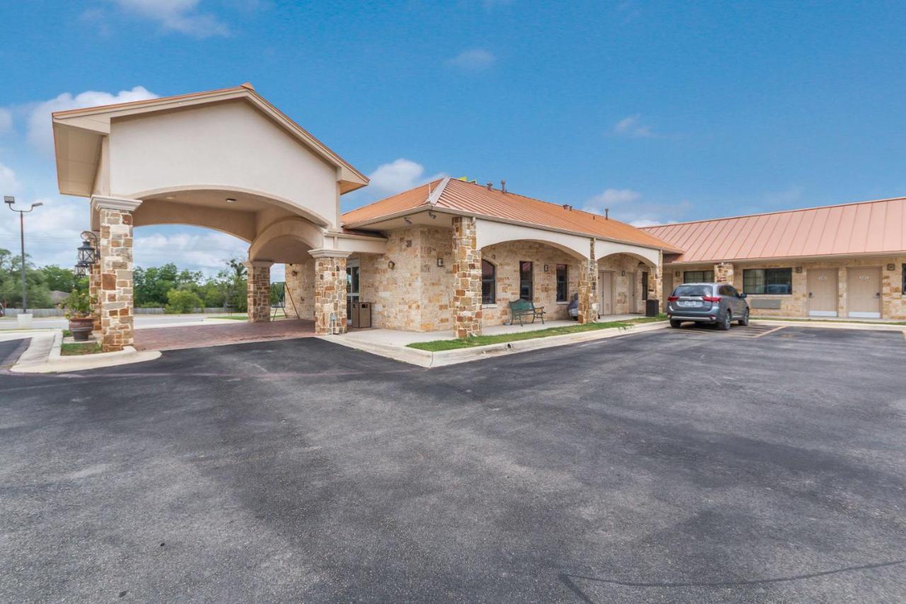 Motel 6 Floresville Eksteriør billede